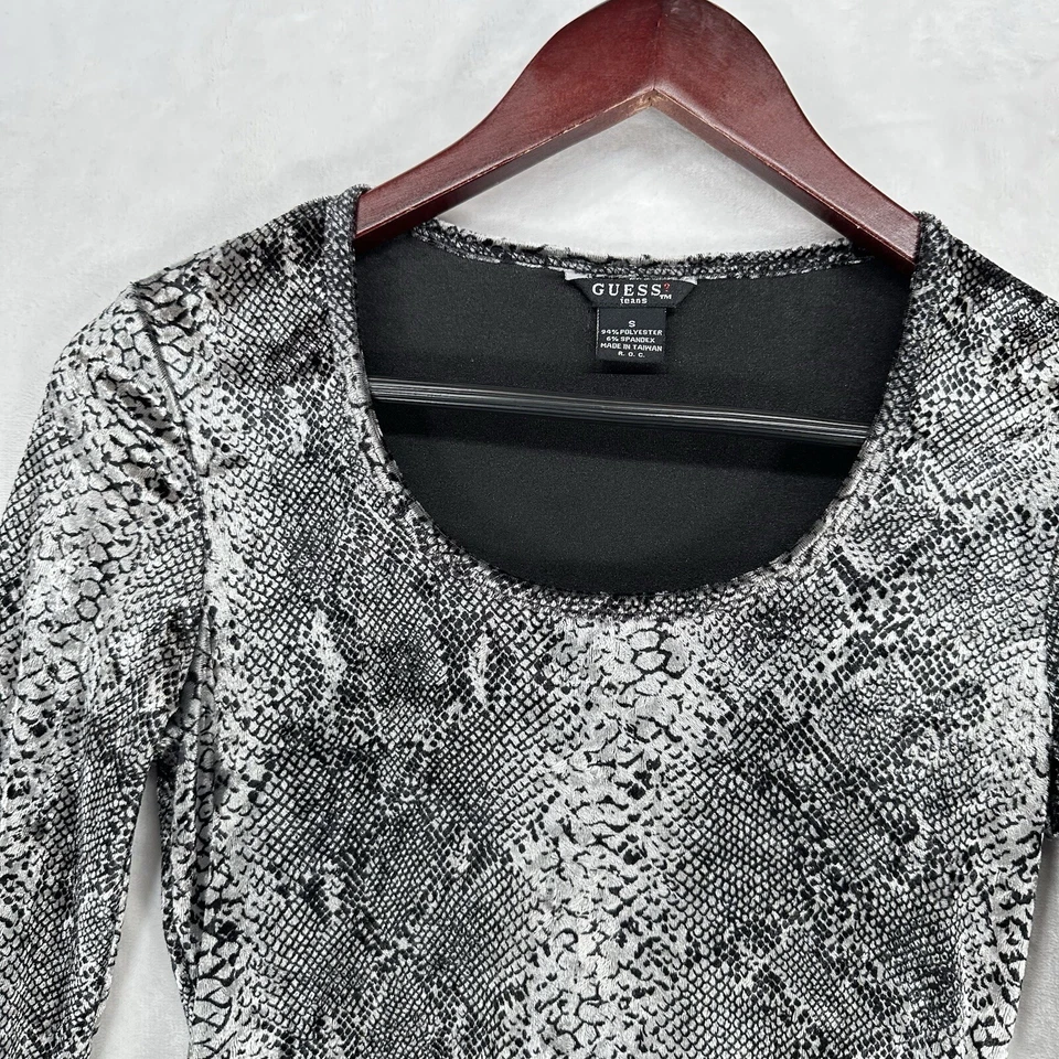 Camisa de Colección Guess Top Para Mujer S Gris Piel de Serpiente Terciopelo Mangas Campana Y2K Años 90 Foto 2 de 4