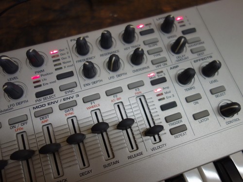 Novation X-Station 49 VA Polysynth - Picture 5 of 8