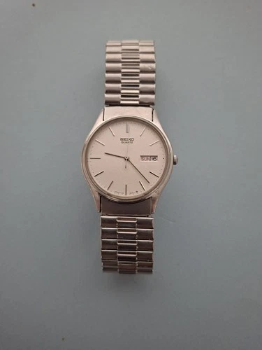 Seiko Watch Men 28mm Silver Dial Silver Tone Day date 5y23-8039  New Battery