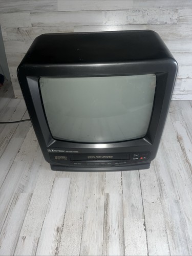 Emerson VT1321 13" CRT TV VCR Combo Retro Gaming TV No Remote VHS Not Working.