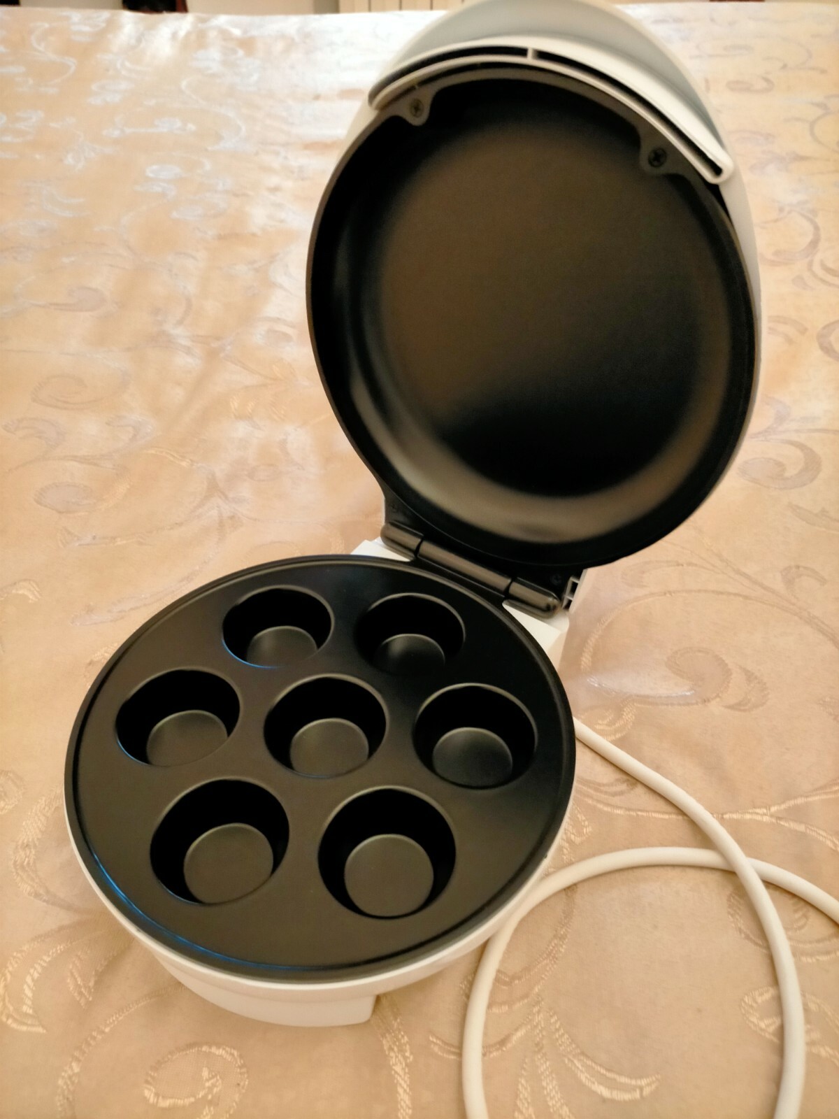 MACCHINA PER MUFFIN (MUFFIN MAKER) CLATRONIC MM3336. Nuova