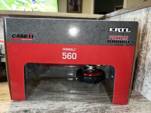 1/16 Scale Farmall 560 Diesel Tractor Narrow Front Prestige Ertl Die-Cast - Picture 9 of 9