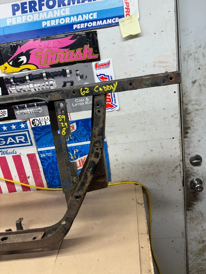 1961 1962 1963 SUPORTE PARA RADIADOR CADILLAC 61 62 63 SUPORTE PARA CABIDE DIANTEIRO CADDY - Imagem 2 de 4