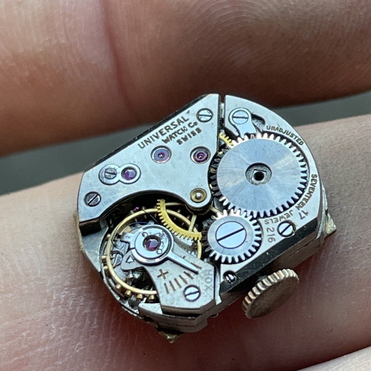 Vintage Universal Watch Co. Swiss Seventeen Jewel Unadjusted Face