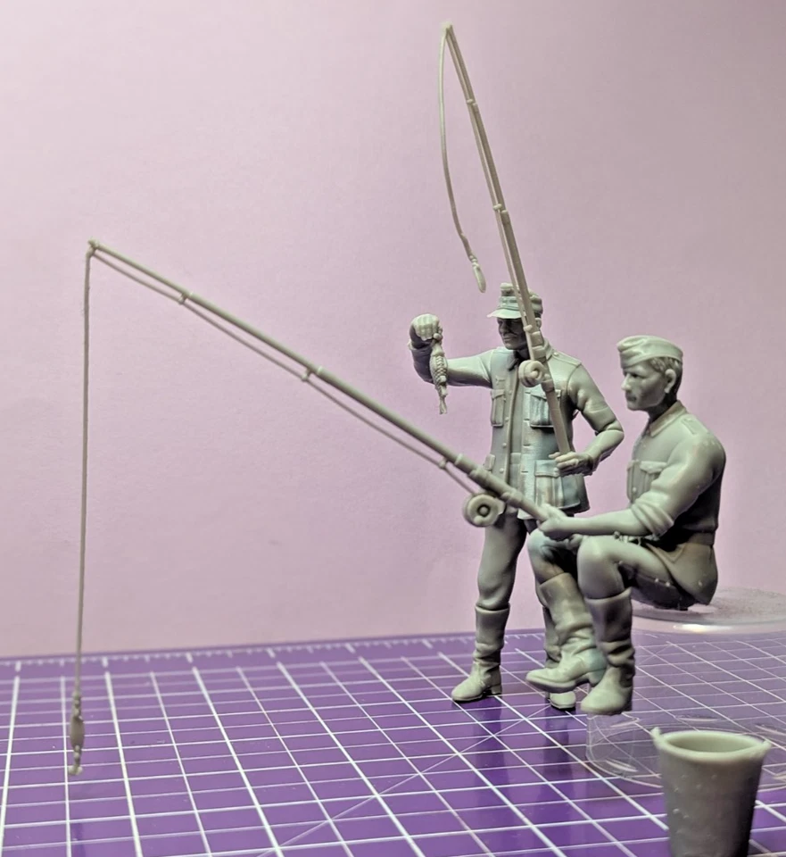 Deutsche Wehrmacht Angler 2er-Set Fisch & Eimer Scale 1/16 - Bild 3 von 4