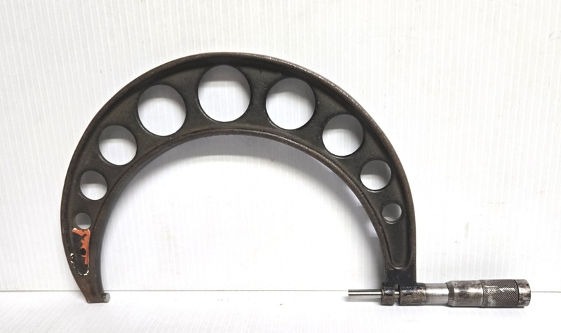 BROWN & SHARPE 6-7 INCH MICROMETER - WORKS WELL