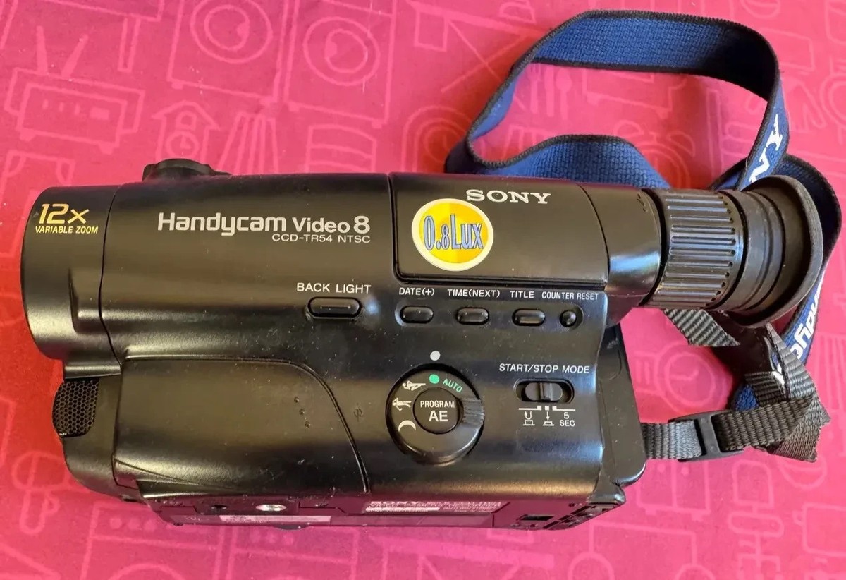 Sony CCD TR54 8mm Video8 Camcorder Video Cassette Player Orig Box