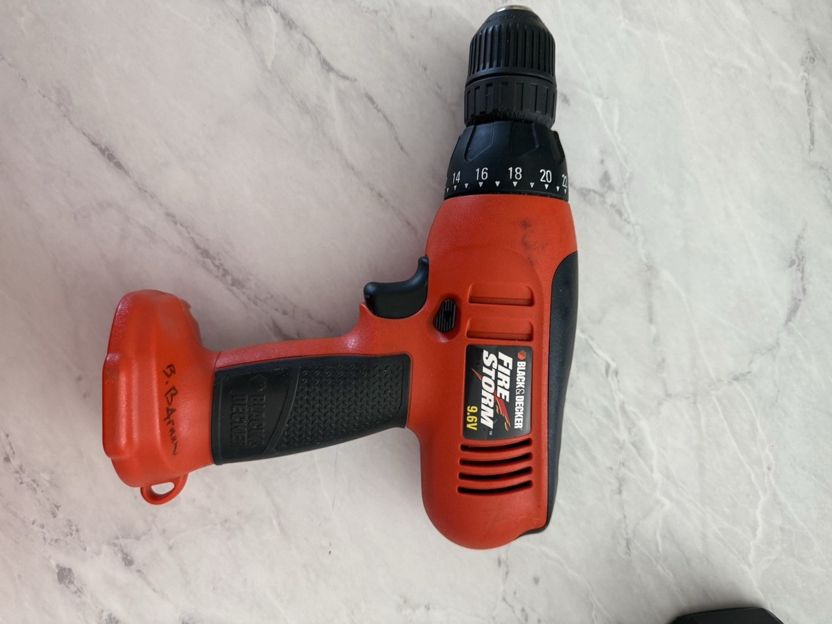Black Decker Firestorm Drill And (2) Batteries With PS120