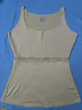 SPANX Camisole Hide & sleek lace Scoop Neck Slimming Compression Top Medium M