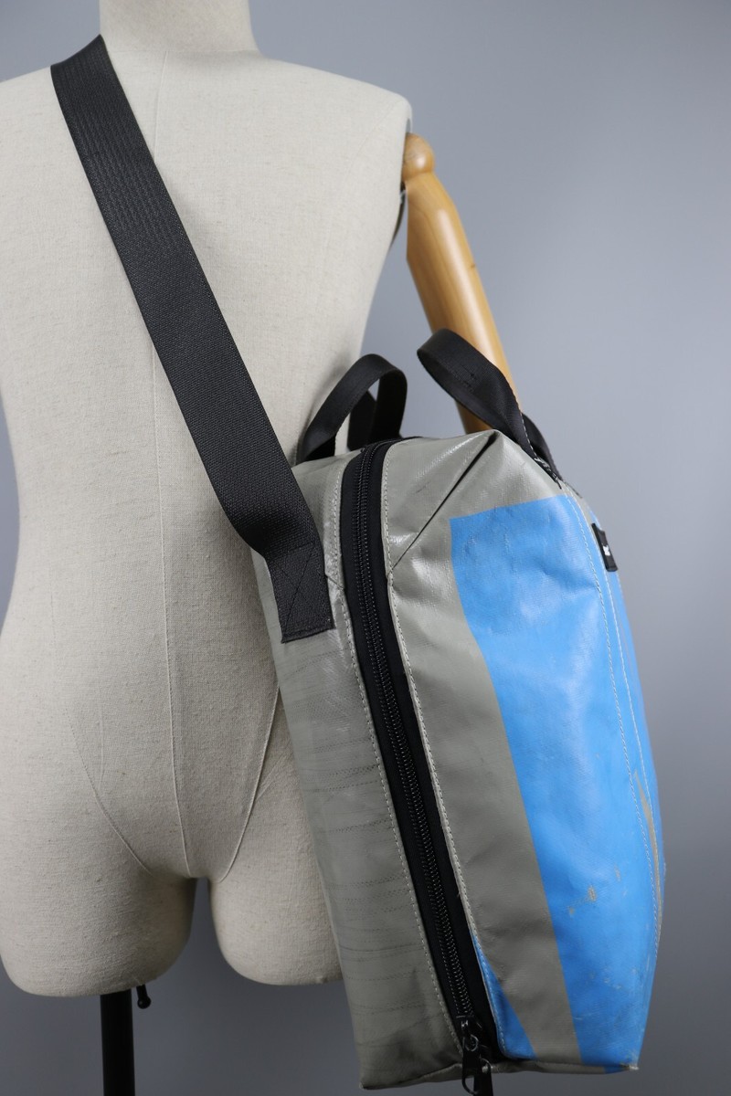 FREITAG F76 Leo Vintag Gray/Blue Used Pvc Laptop Crossbody FREITAG F76 Leo Vintag Gray/Blue Used Pvc Laptop Crossbody