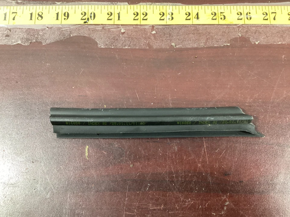 BMW 335I 2009-2016 puerta trasera izquierda cuarto ventana sello de resistencia fabricante de equipos originales. Foto 2 de 4