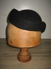 Ancien chapeau fantaisie noir Cérémonie costume théatre Vintage