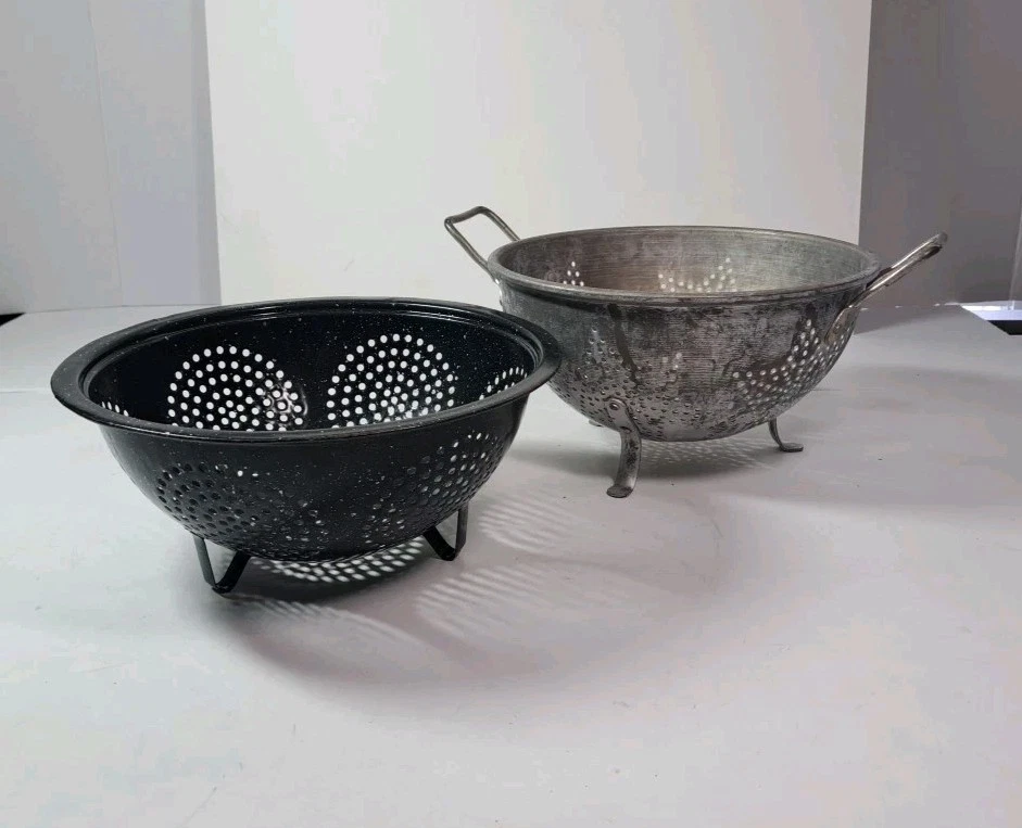 Vintage Set Of 2 Aluminum + Graniteware Footed Colanders Rustic Decor
Opens in a new window or tab