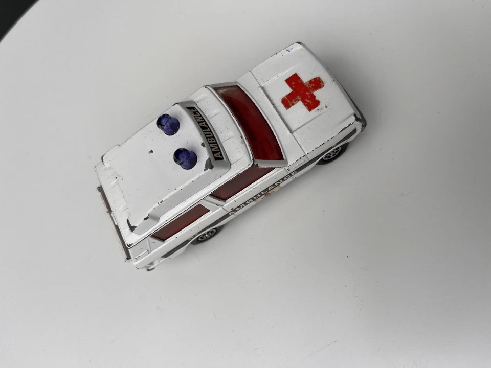 Vintage Corgi Toys Whizzwheels Vigilant Range Rover Ambulance — 第 2/4 张图片