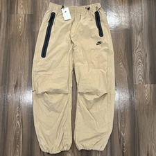 Nike Tech Pack Woven Oversized Parachute Baggy Joggers Khaki Men Sz M HM7158-297
