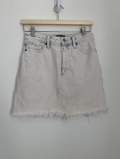 Abercrombie Fitch Skirt Y2K Size 27 Jean Raw Edge Hem Mini Distressed Light Wash