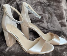 NIB Women  s Jewel Badgely Mischka Embellished Ankle Strap Heels - Champagne Sz 9