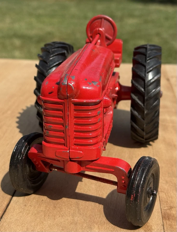 "Tractor agrícola Hubley de hierro fundido de colección frente ancho rojo aprox. 9""" Foto 2 de 4