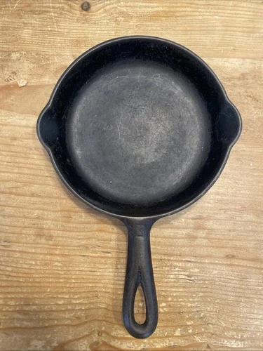 Vintage Griswold No. 3 Cast Iron Skillet 709B Large Block Logo Erie, PA