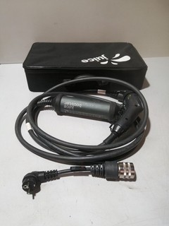Juice Booster 2 Mobile Wallbox 22 kW und Typ 2 Ladekabel Schweizer Design we
