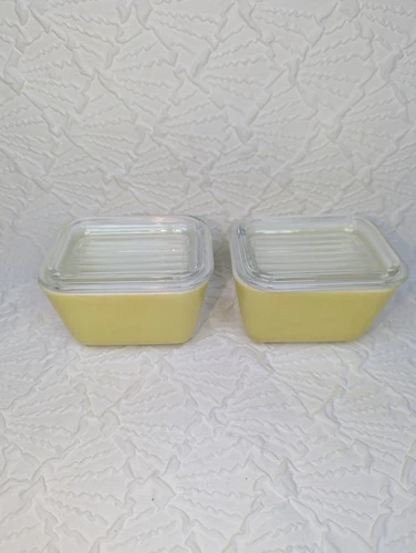 SET OF 2 Vintage PYREX Yellow Refrigerator Dishes 501B 1-1/2 Cup With Lids Retro