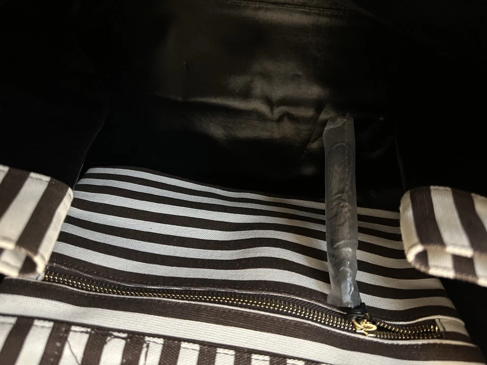 BRAND NEW Henri Bendel Brown Striped Canvas Tote Bag Handbag and Makeup Bag - Image 3 of 4