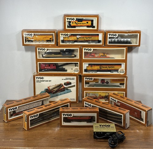 Vintage Tyco HO Train Set Collection Chessie Texaco  -  Untested