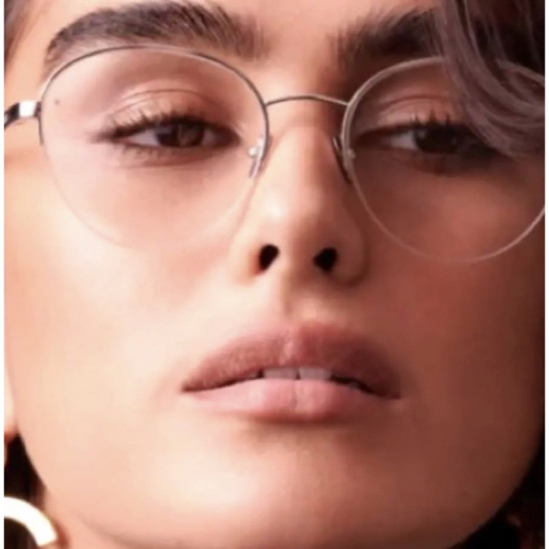 New Unused CHANEL Sunglasses with Original Case