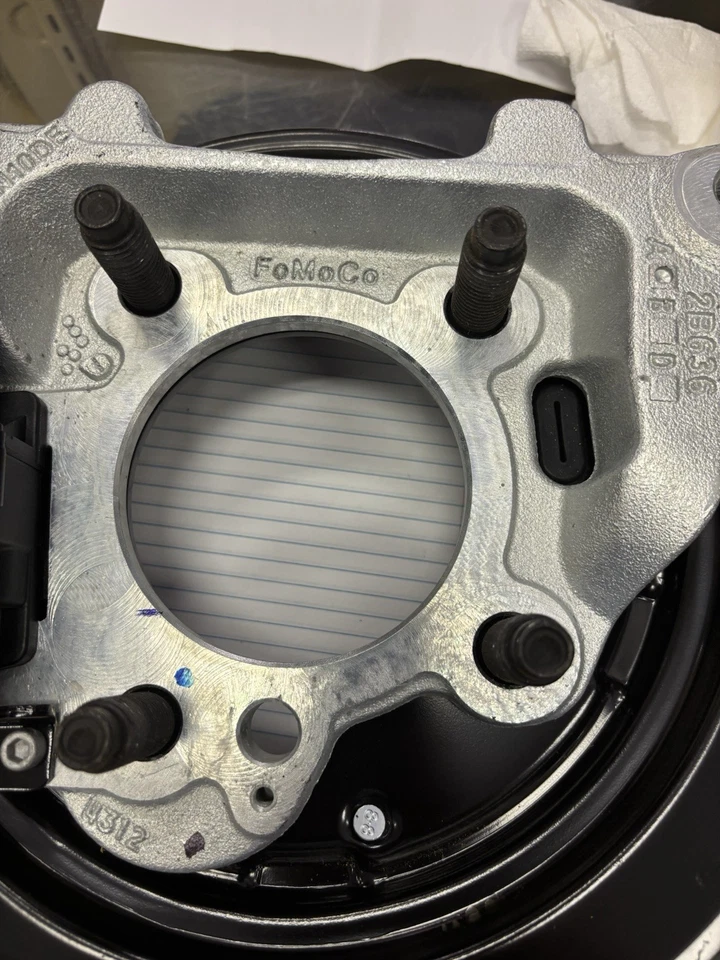 NEW OEM 2023-25 Ford F-250/350 Super Duty RH Rear Brake Assembly PC3Z-2C220-A - Image 3 of 4