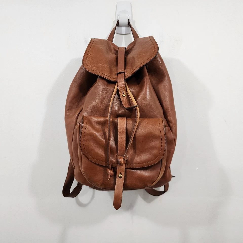 Mochila de cuero de transporte Madewell The Backpack en silla de montar inglesa Foto 3 de 4