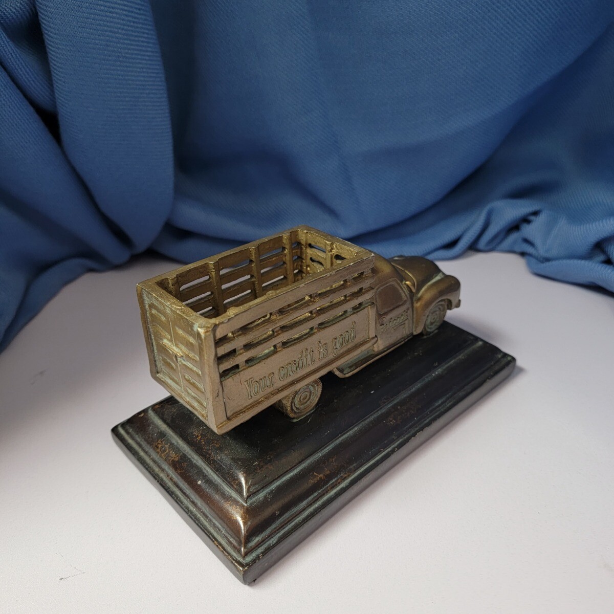 Badcock Furniture Store Your Credit is Good 19042004 100 years