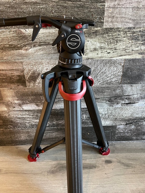Sachtler System aktiv14T & flowtech 100 with Mid-Level Spreader 2076T-FTMS