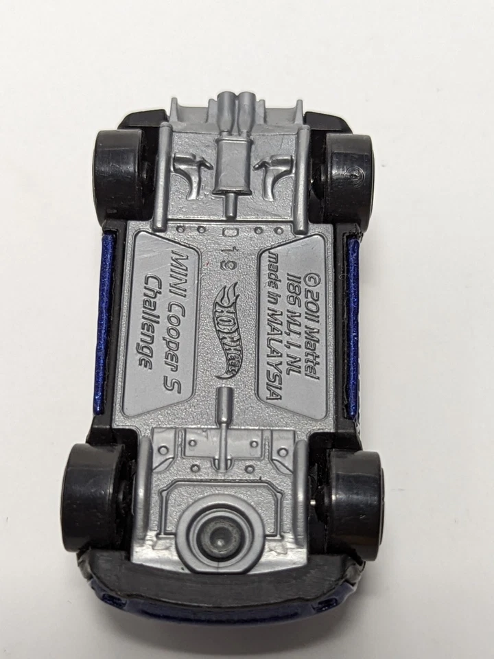 Hot Wheels 2011 Mini Cooper Challenge синий 1:64 - Изображение 4 из 4
