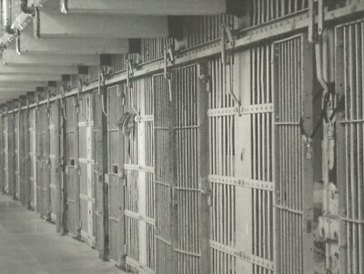 *S.F. Postcard-''Prisoner Cells @ Alcatraz Prison'' ..San Francisco Ca.-{RB25-S3}-