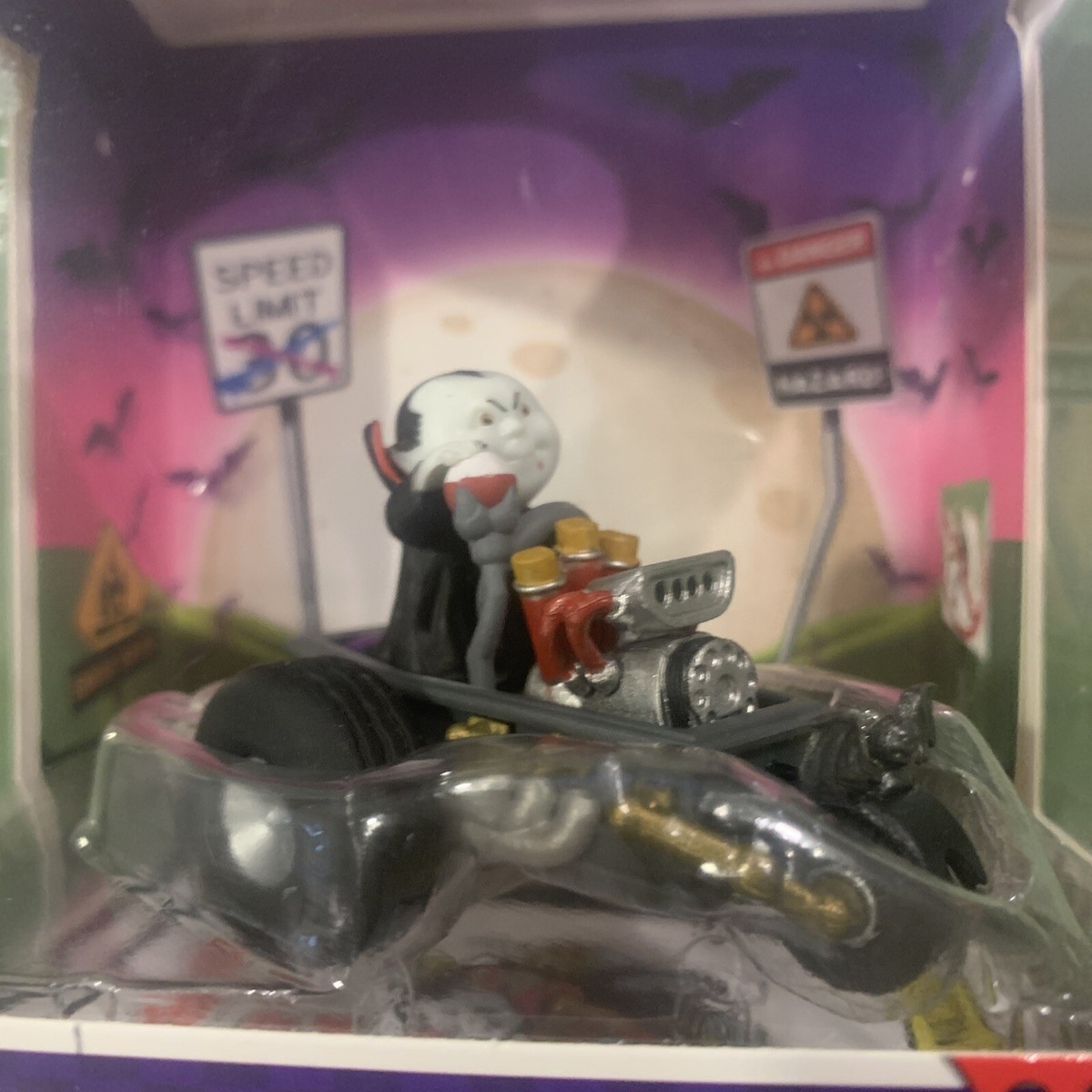 Garbage Pail Kids GPK Chiller Coffin with Nasty Nick Krashers