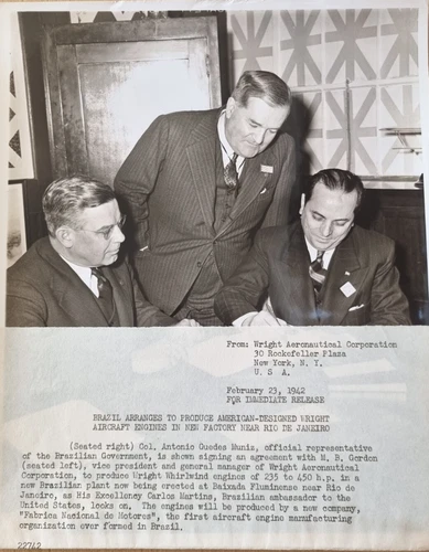 LARGE ORIGINAL WW2 PRESS WRIGHT AERONAUTICAL - BRAZIL TRADE DEAL SIGNING 25x21cm