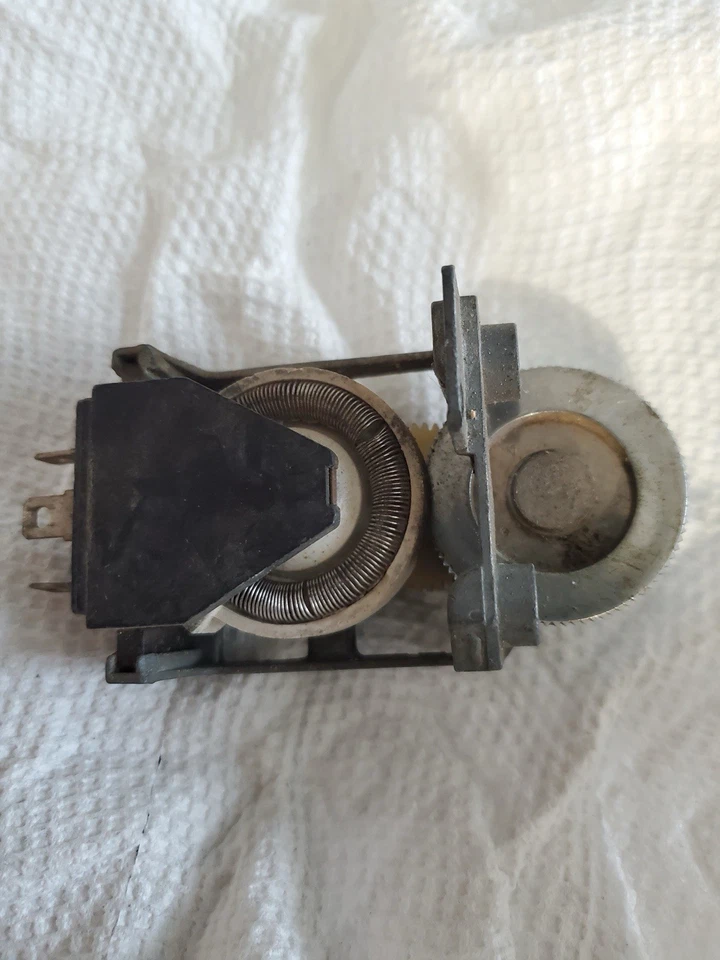 Interruptor de atenuación de tablero Plymouth Roadrunner 1970 parte # 2947918 Foto 3 de 4