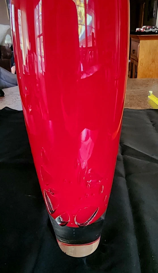 Villeroy & Boch Ruby Red Bubble Glass Vase Clear Base White Cased  13"H — 第 3/4 张图片