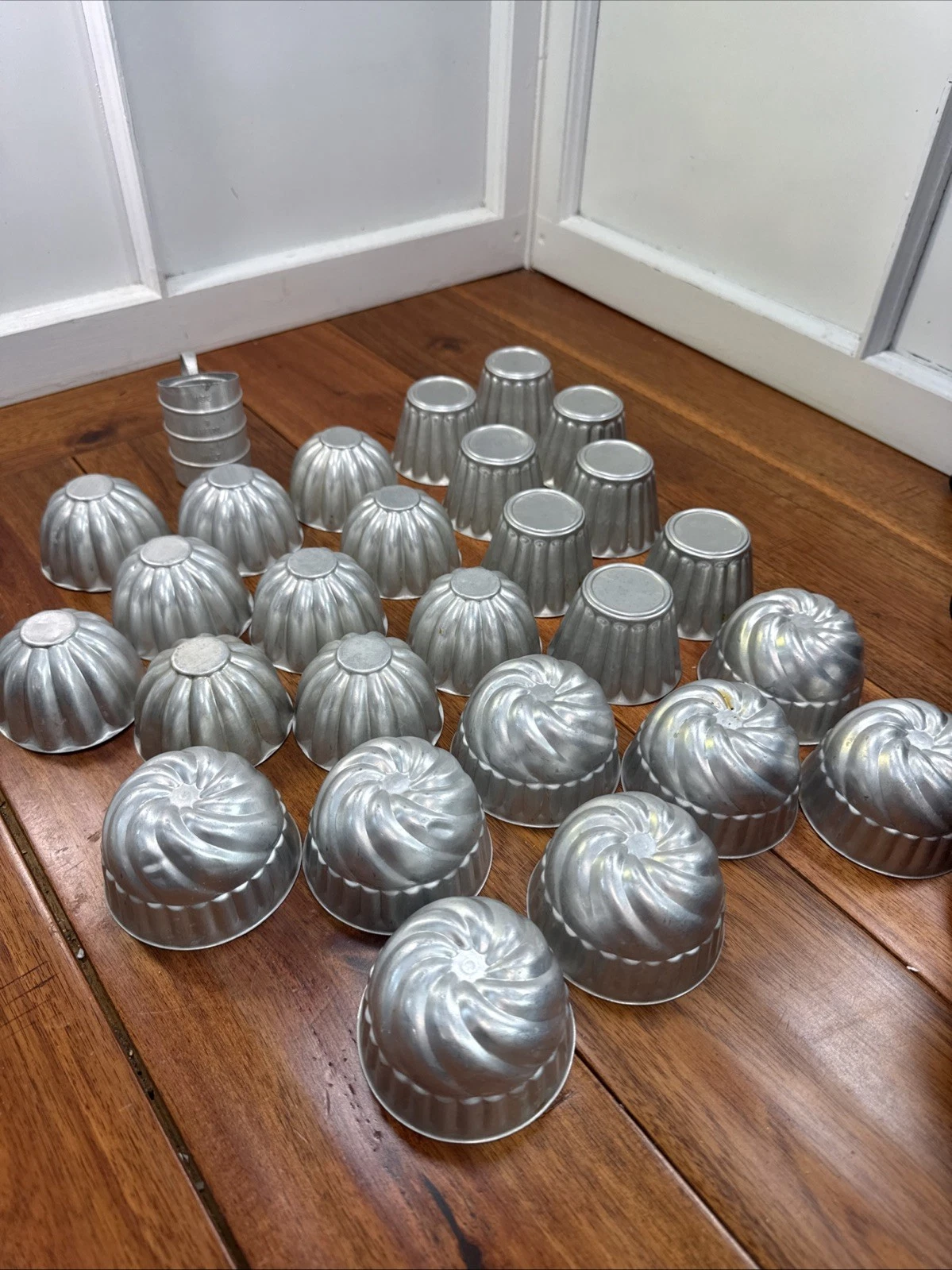 Vintage Lot 27 Aluminum Jello Cupcake Baking Muffin Custard Tart Molds Tins 3
Opens in a new window