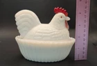 VTG Westmoreland White Milk Glass Hen On Nest Covered Dish Red Crown Split Tail