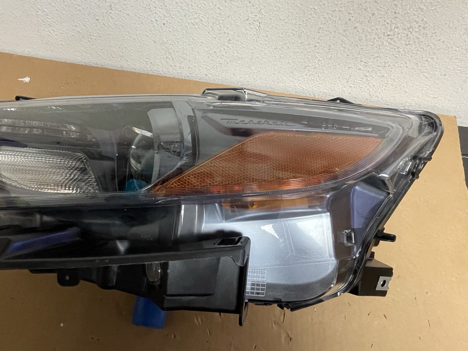 2017 2018 2019 2020 Maserati Levante Left Driver Headlight OEM Xenon HID