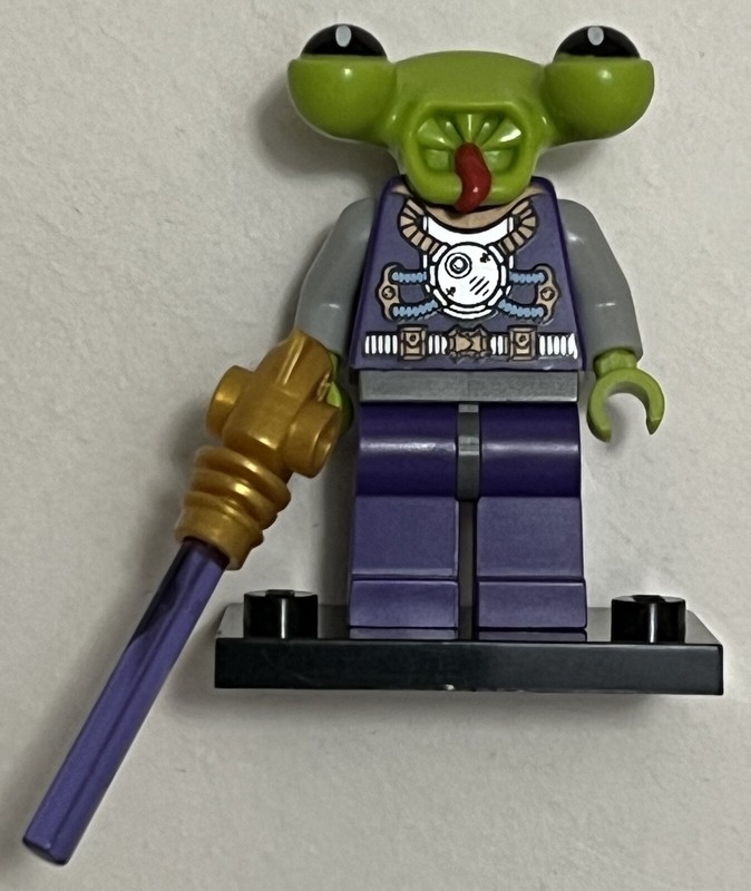 LEGO Minifigure Series 3 SPACE ALIEN 8803 - 100% Complete with Ray Gun