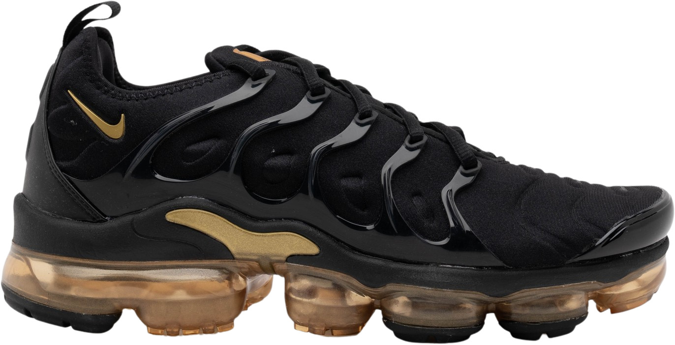 nike vapormax plus black and gold