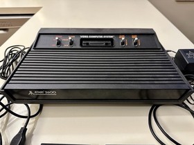 Atari 2600 Darth Vader Console With Pitfall Space Invaders & 2 Joysticks Tested