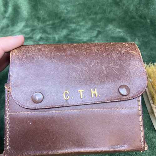 Vintage Real Hide Leather Travel Brush Case Monogrammed CTH Made in England - Foto 2 di 6