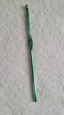Vintage Used Hero Crochet Hook Made In USA Size H Metal Green