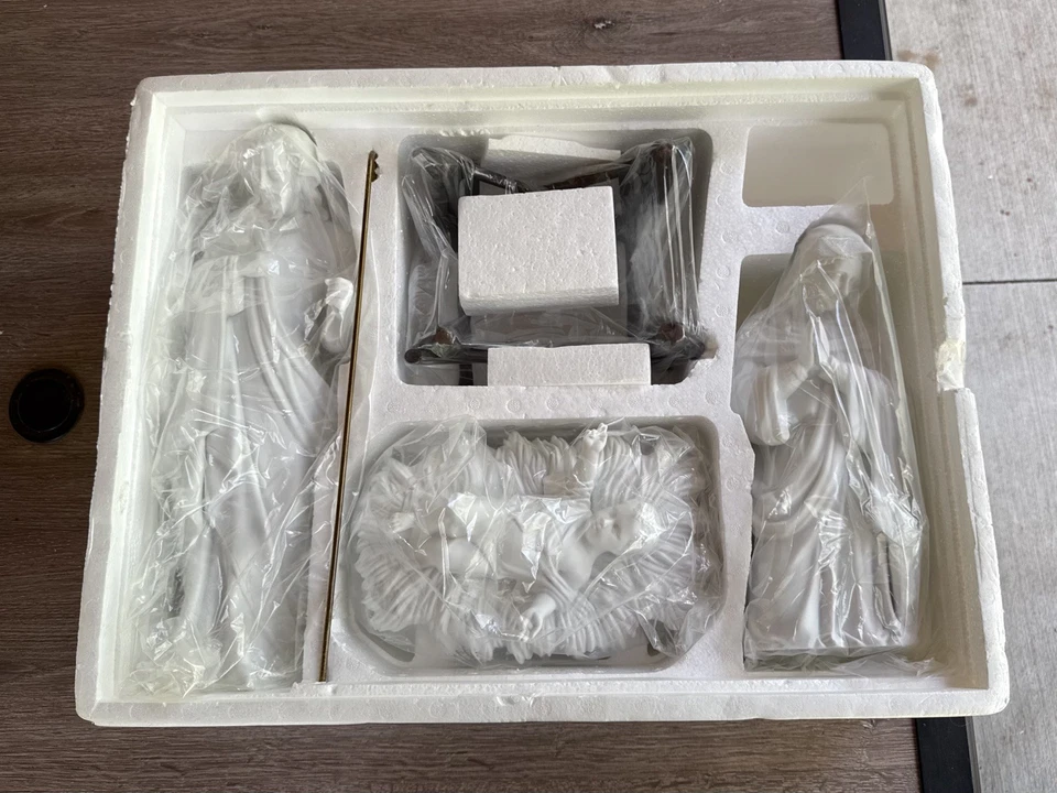 Departamento 56 Juego de porcelana blanca Winter Silhouette The Nativity Ver fotos/Desc  Foto 3 de 4