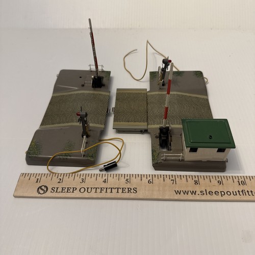 Marklin HO Tinplate , 459 Mg , Automated , With Liights, And Shack. With Box. - 第 1/10 張圖片