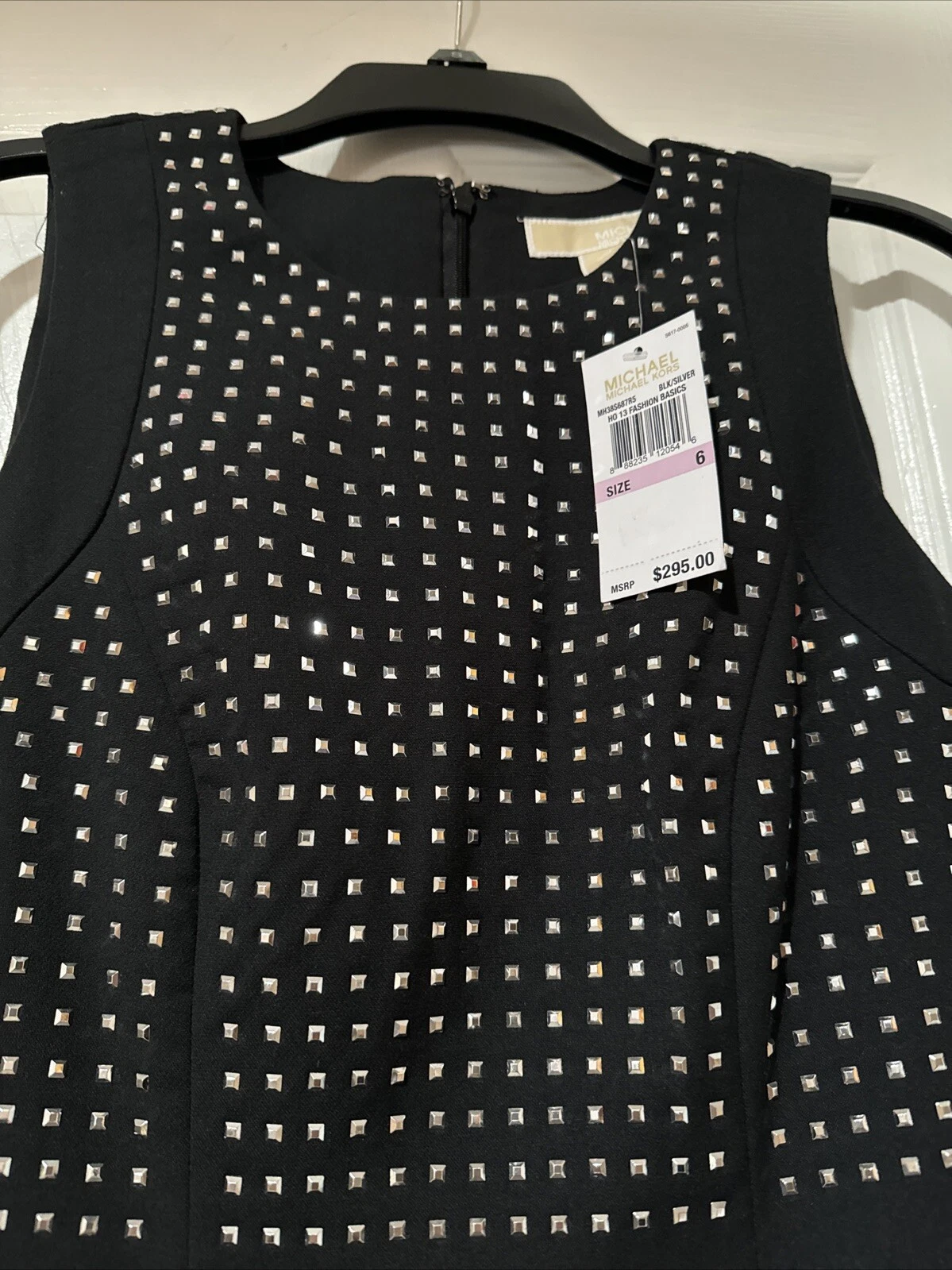 Abito tubino smanicato con borchie nero Michael Kors. Taglia 6. Nuovo con etichetta!