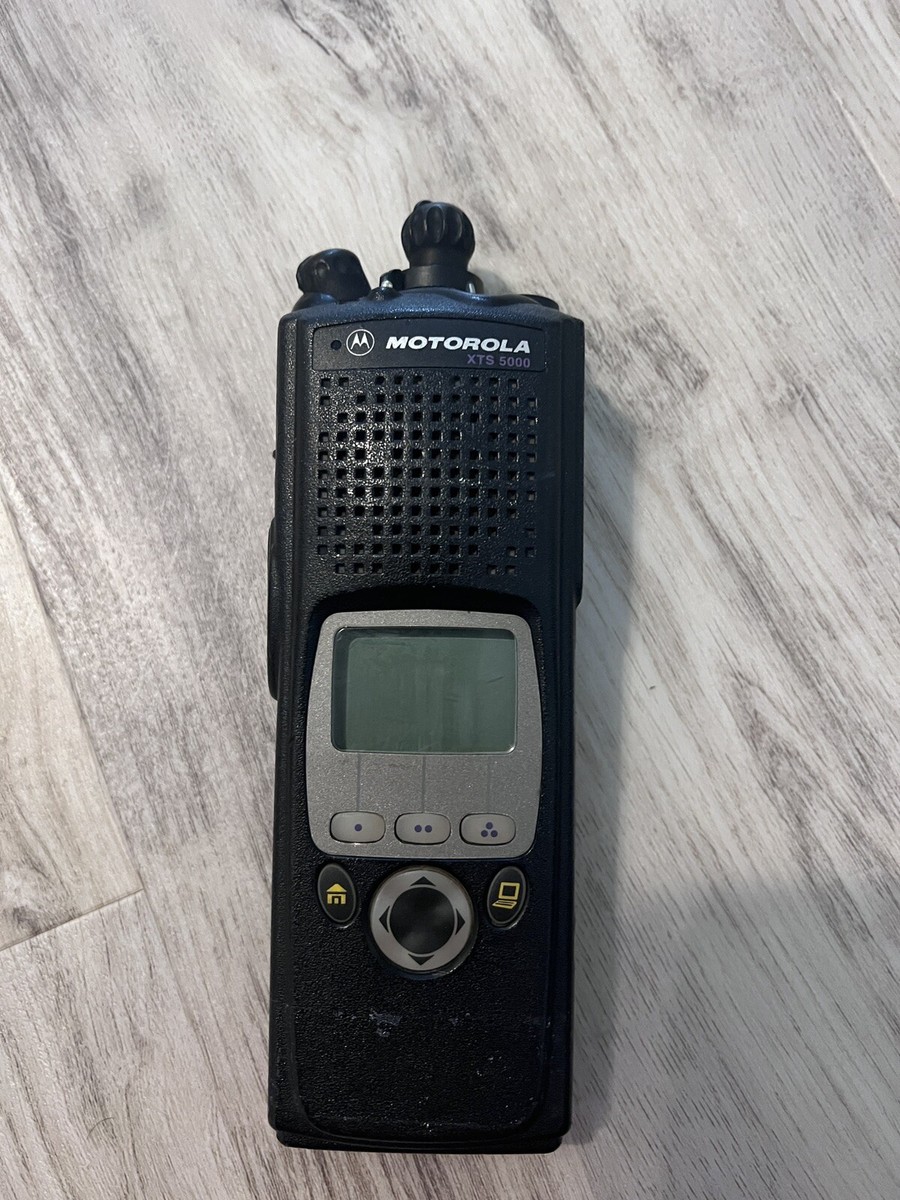 Motorola XTS5000 II 700/800 Mhz Two Way Hand Held Portable Radio